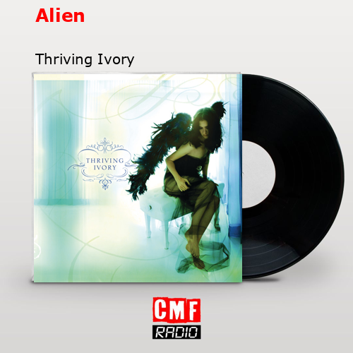 La historia y el significado de la canción 'Alien Thriving Ivory